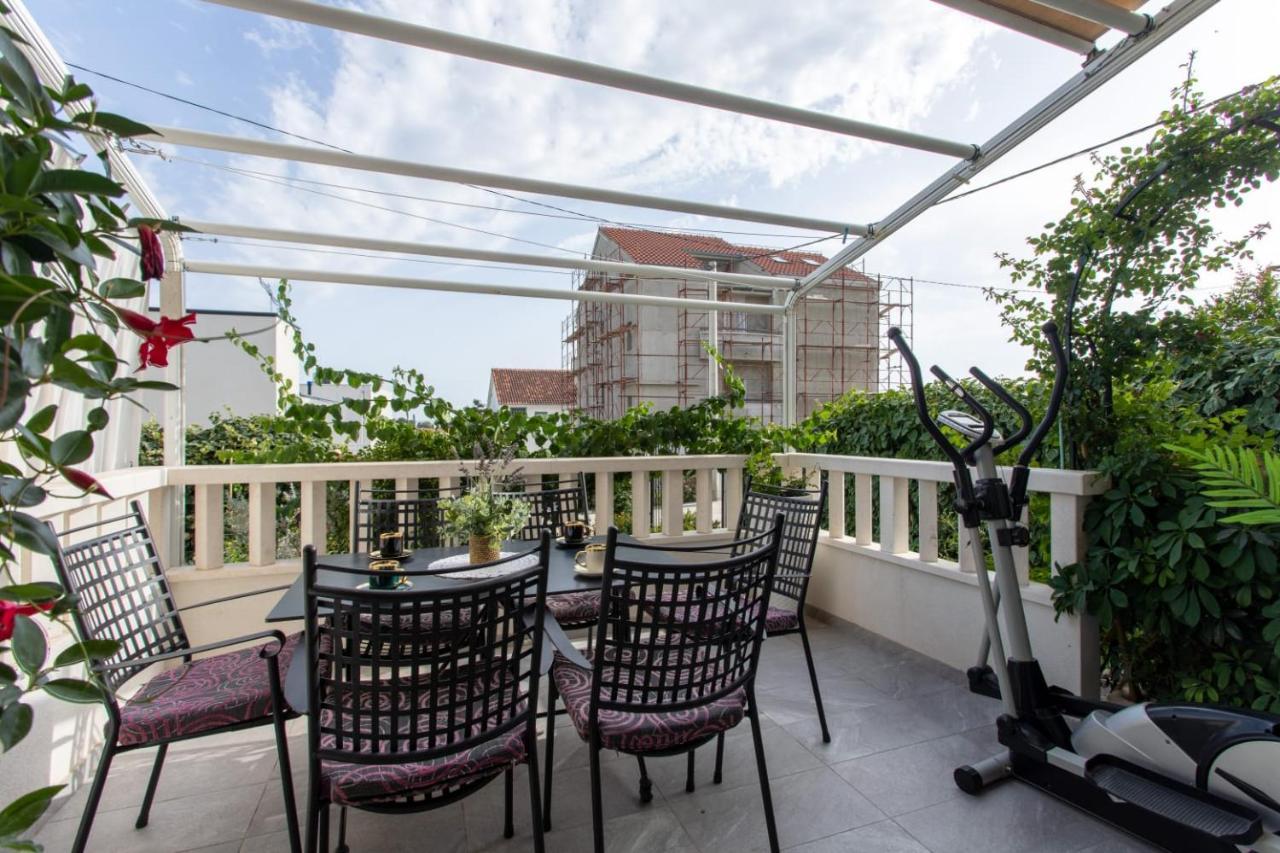 Lux Apartment Ema Каштела Экстерьер фото