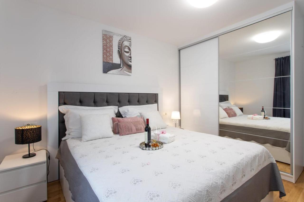 Lux Apartment Ema Каштела Экстерьер фото