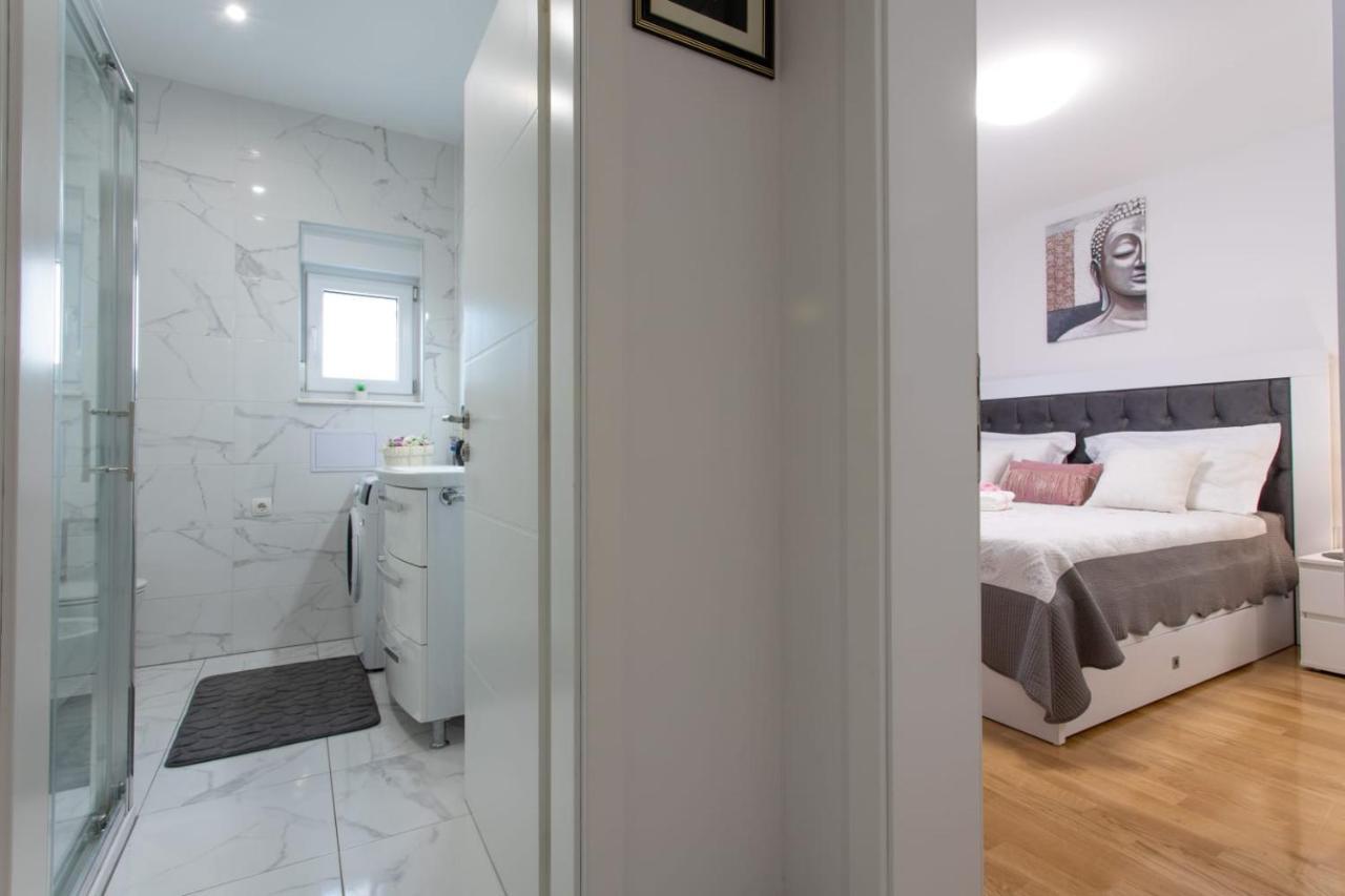 Lux Apartment Ema Каштела Экстерьер фото