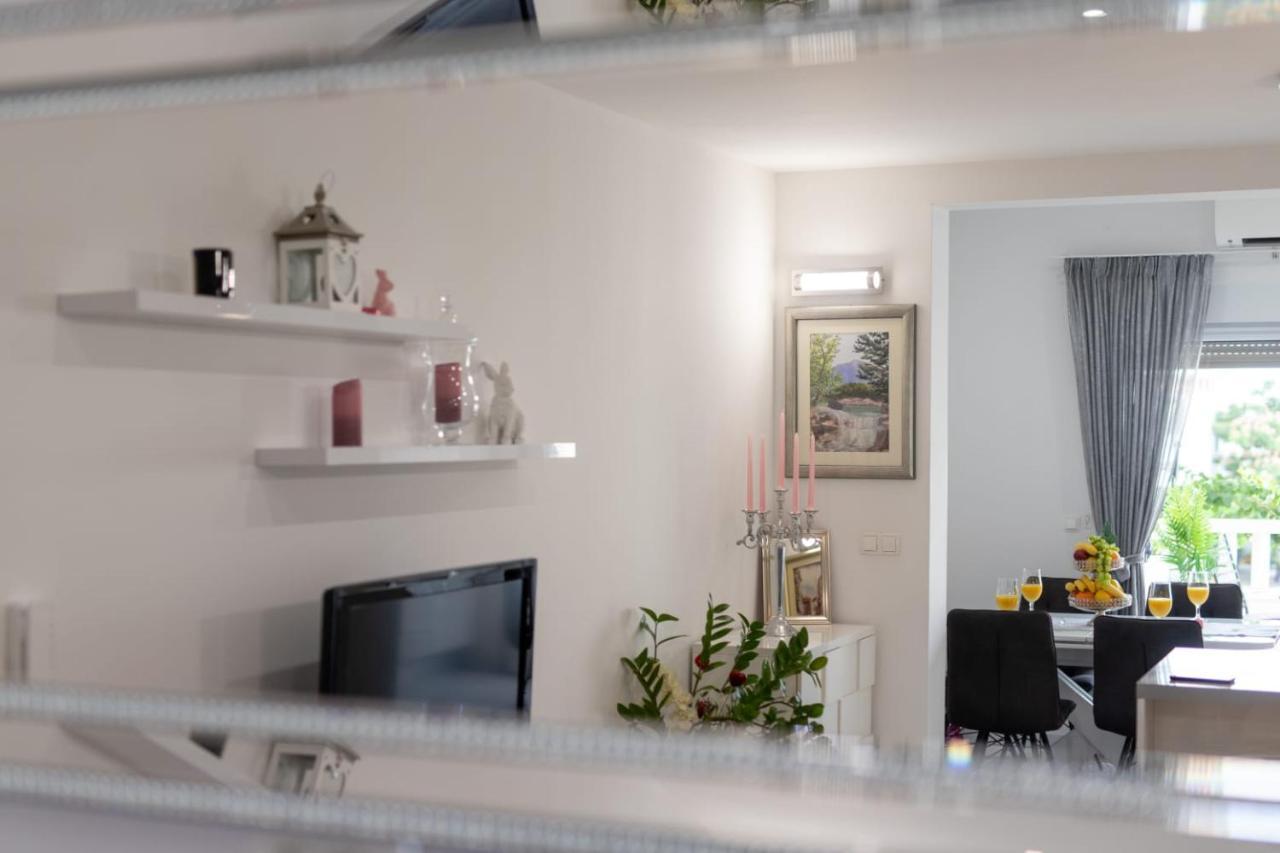 Lux Apartment Ema Каштела Экстерьер фото